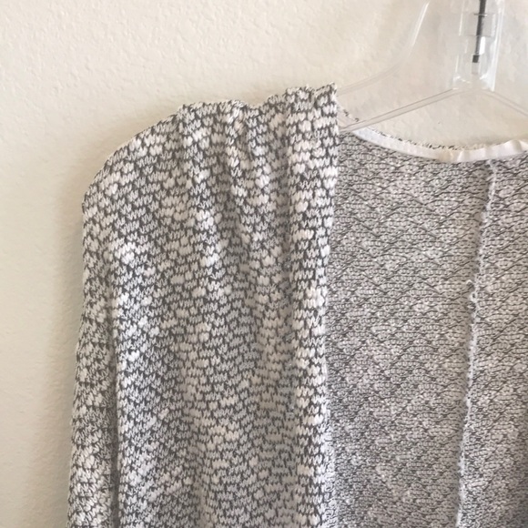 Black and white knit kimono - Picture 3 of 4